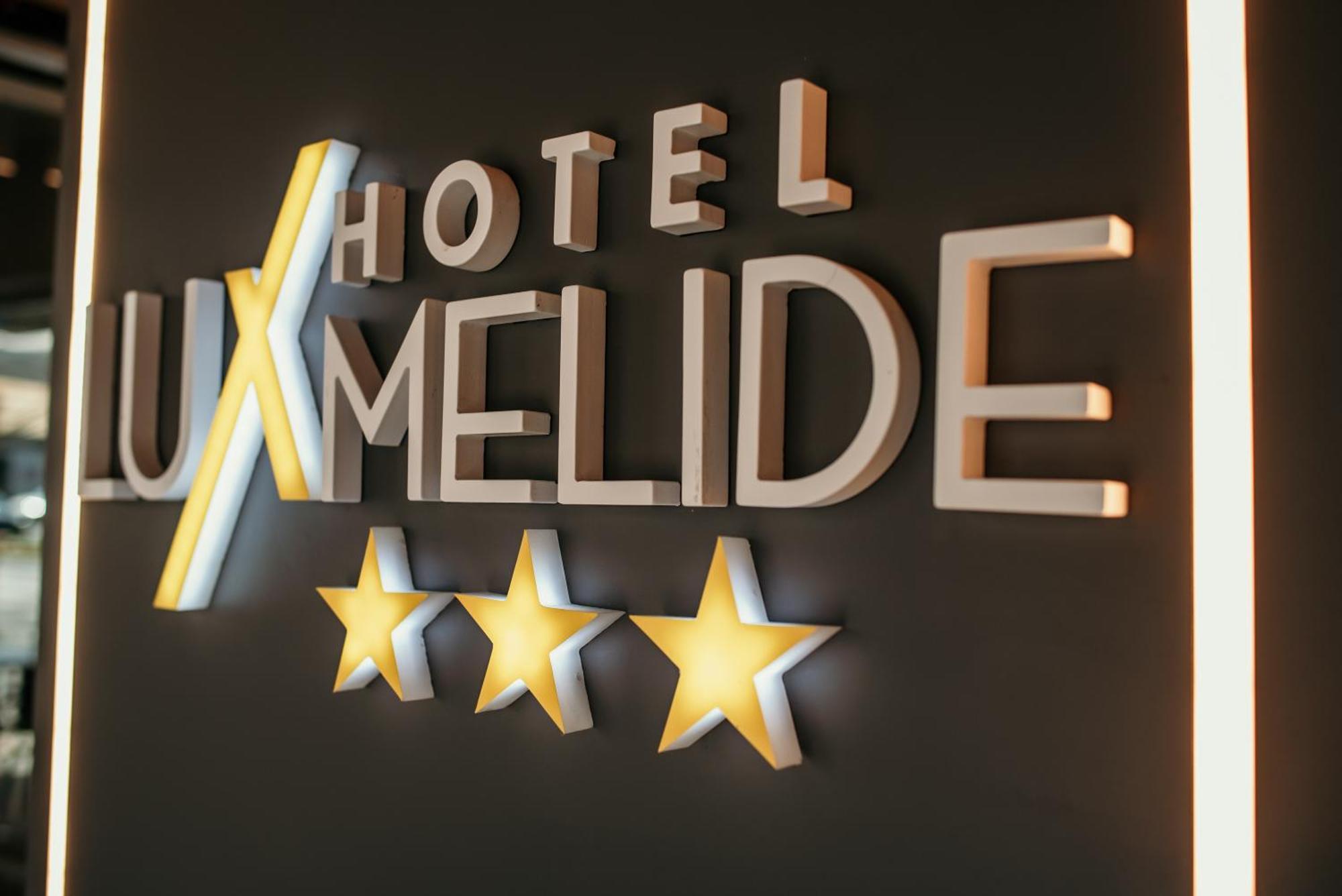 Hotel Lux Melide Eksteriør bilde